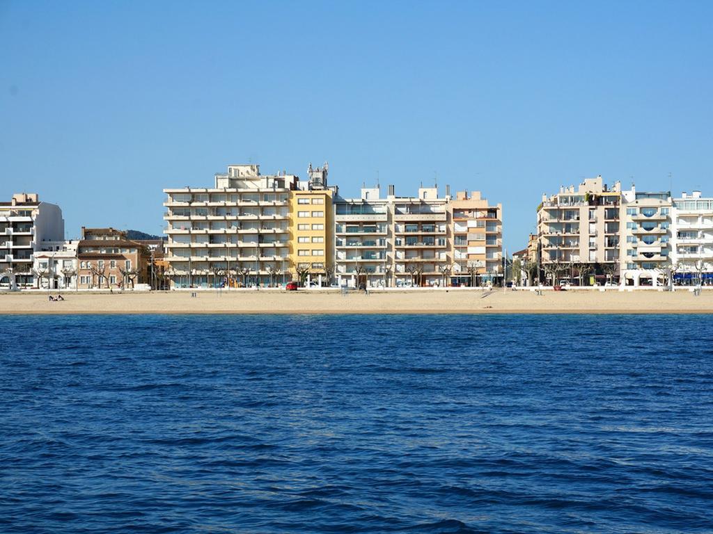 Llevant I Ponent Palamos Exterior photo